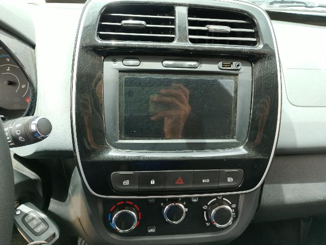 Foto 10 de 48: E-KWID INTENS - 2023/2024