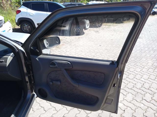 VOLKSWAGEN GOL 16V PLUS - 2001/2001 — foto 24 de 40