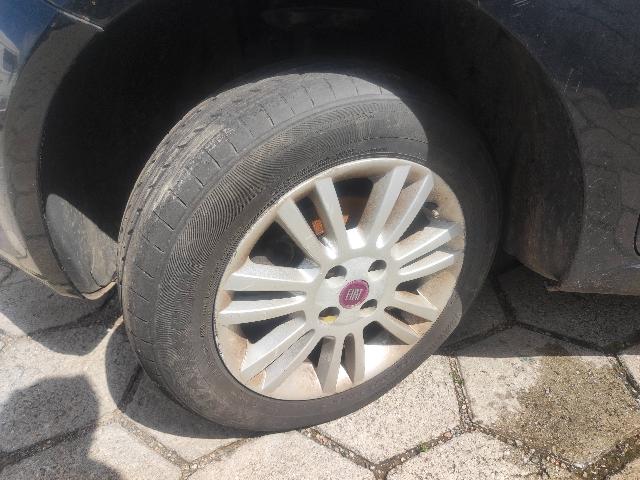 FIAT PUNTO ATTRACTIVE - 2011/2012 — foto 21 de 24