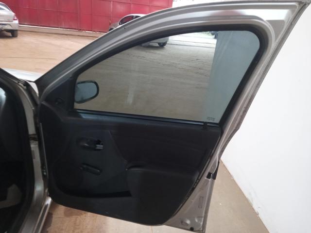 RENAULT SANDERO AUT1016V - 2009/2009 — foto 15 de 37