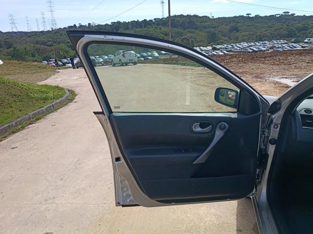 RENAULT MEGANEGT DYN 16 - 2010/2011 — foto 12 de 23