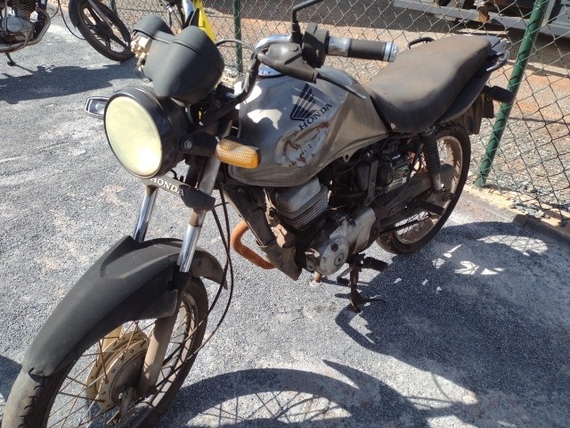 HONDA - CG 150 FAN ESI - leilão extrajudicial - SAMAMBAIA DF - lance mínimo R$ 2.200