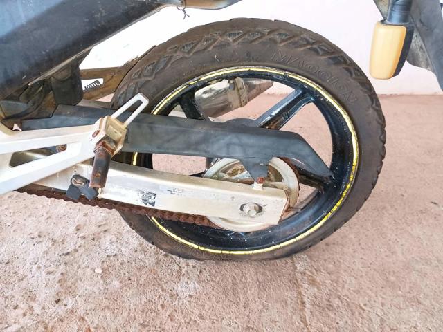 HONDA CBX 250 TWISTER - 2003/2003 — foto 9 de 10