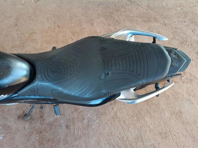 HONDA CB 300R - 2010/2010 — foto 5 de 12