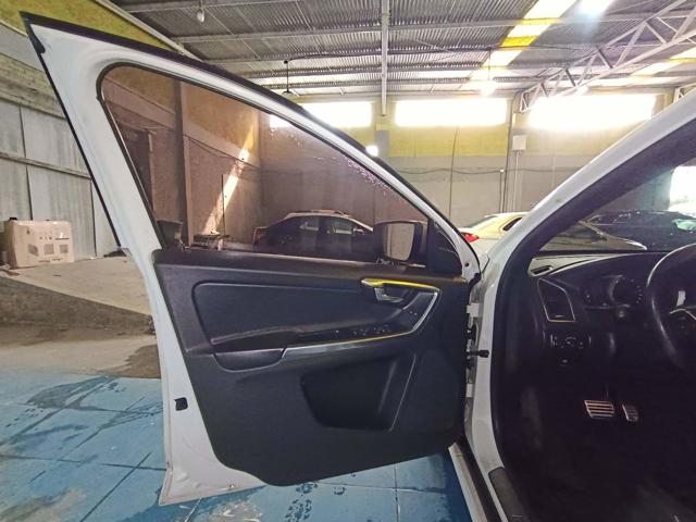 VOLVO XC60 2.0T5 R-DES - 2014/2014 — foto 13 de 28