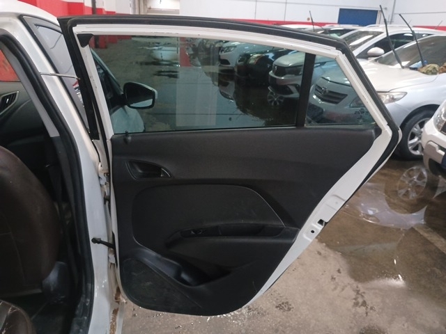 HYUNDAI HB20S 1.0M COMF - 2015/2016 — foto 17 de 40