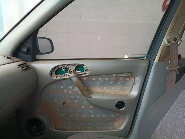 VOLKSWAGEN GOL 16V - 1999/2000 — foto 12 de 22