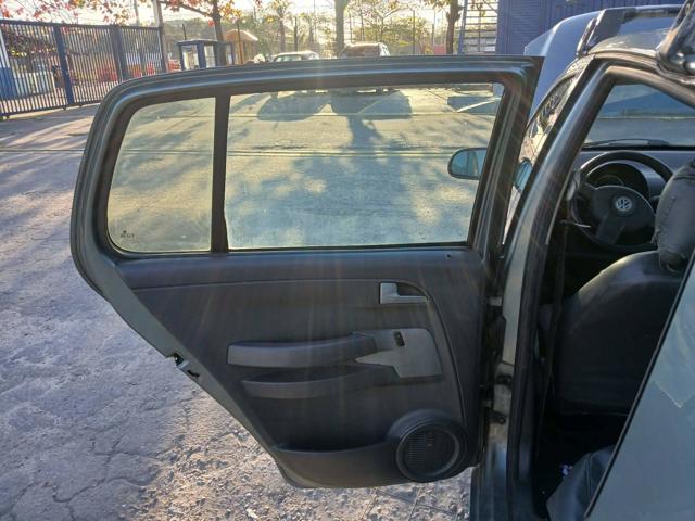 VOLKSWAGEN FOX 1.0 - 2009/2010 — foto 21 de 37