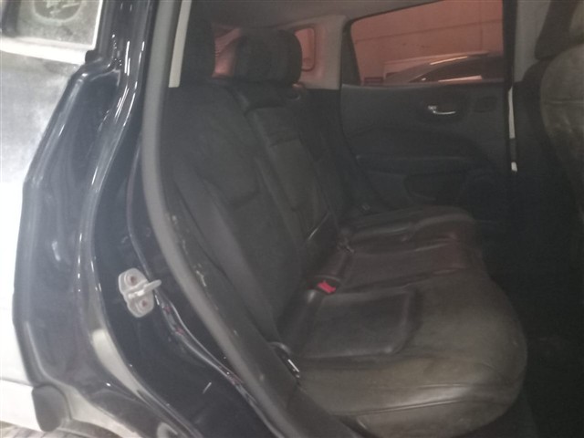 JEEP COMPASS LONGITUDE D - 2018/2018 — foto 32 de 40