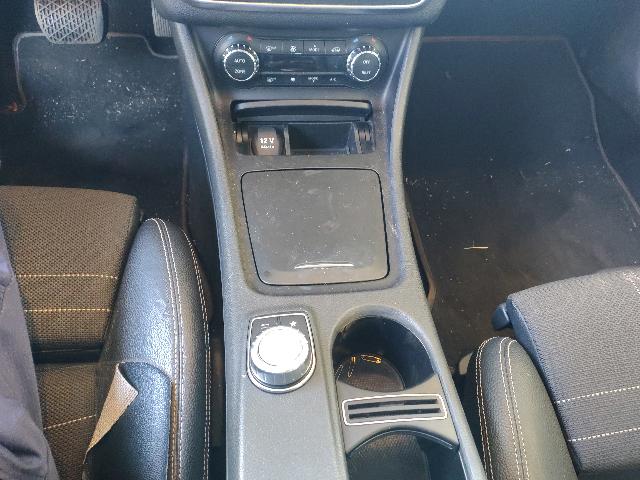 Foto 10 de 38: GLA200FF - 2016/2017