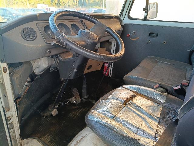 VOLKSWAGEN KOMBI - 2004/2005 — foto 18 de 23