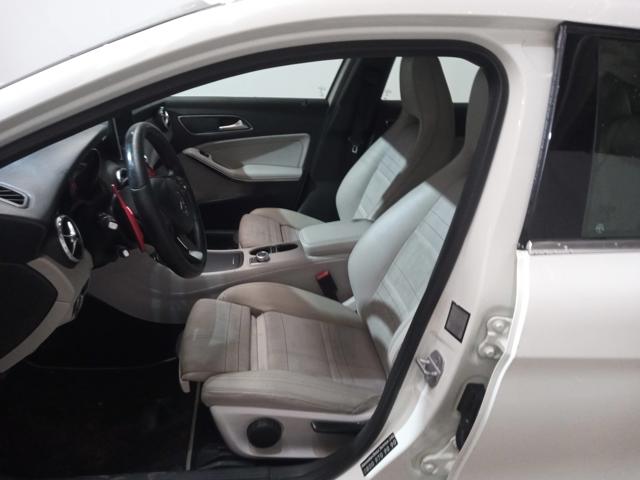 MERCEDES-BENZ GLA200FF - 2016/2016 — foto 12 de 33