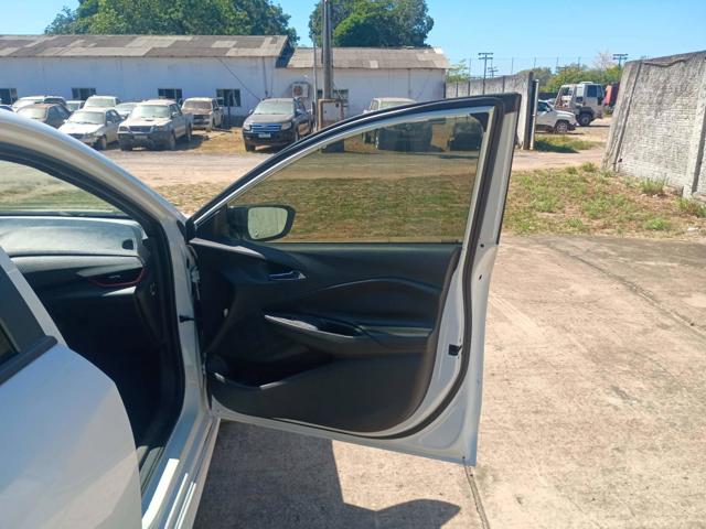CHEVROLET ONIX 10TAT RS - 2020/2021 — foto 14 de 40