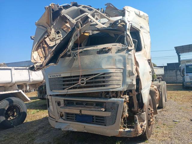 Volvo FH 460 6x4t 2013 em leilão — AM