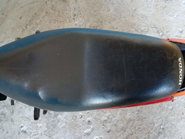 HONDA C100 BIZ - 1999/1999 — foto 9 de 13