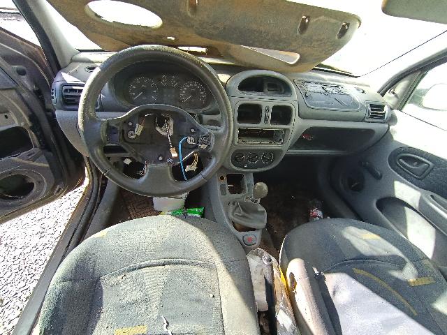Foto 5: CLIO RN 1.0 - 2000/2001