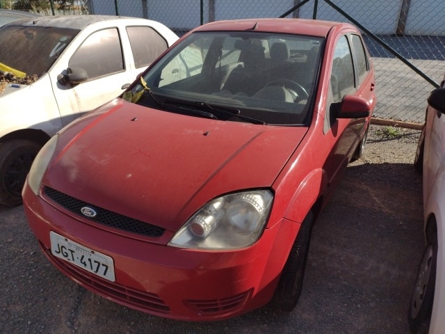 FORD - FIESTA SEDAN - leilão extrajudicial - SAMAMBAIA DF - lance mínimo R$ 13.600