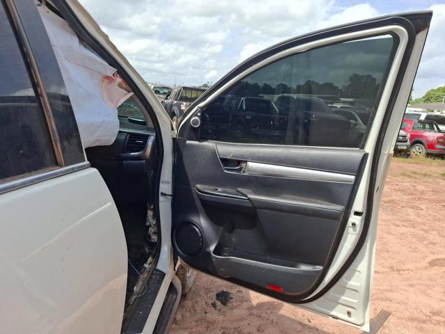 HILUX CD SRX 4X4 2.8 TDI 16V DIESEL AUT. - 2021/2021 — foto 15 de 34