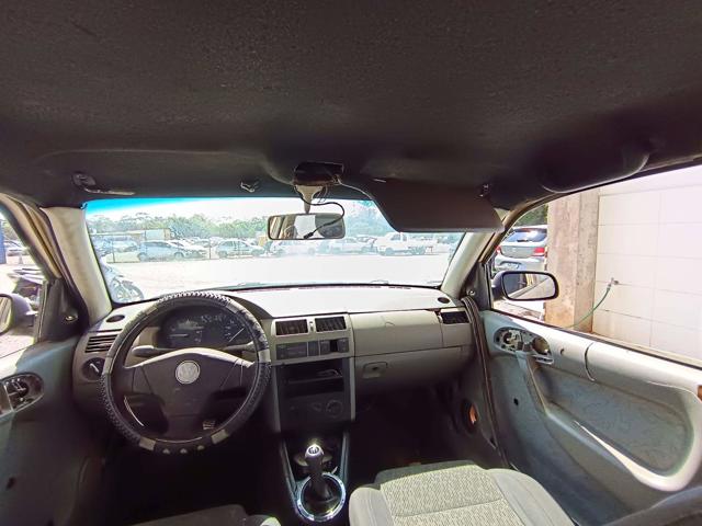 VOLKSWAGEN GOL 16V - 2000/2000 — foto 23 de 27