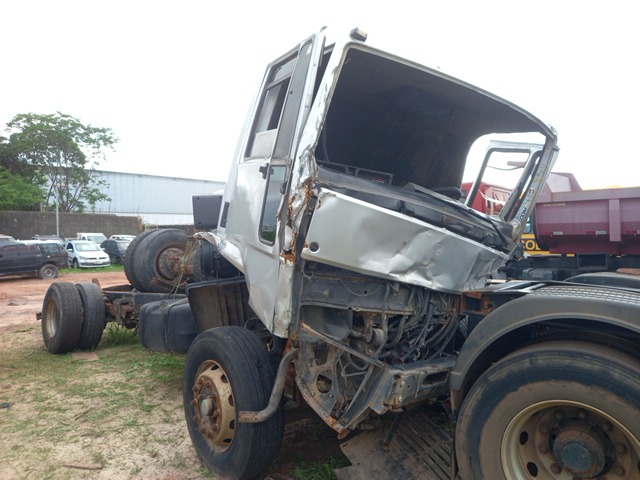 FORD CARGO 2428 E - 2010/2011