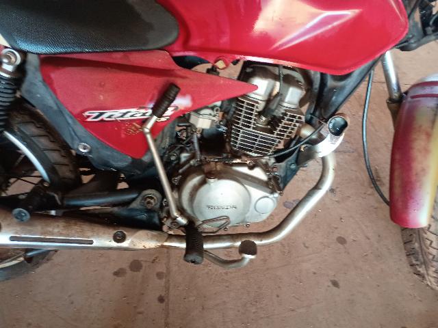 Foto 8 de 10: CG 150 TITAN KS - 2004/2004