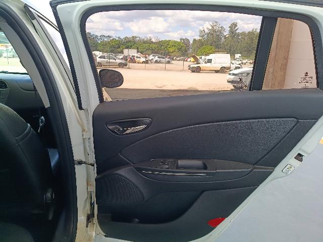 FIAT BRAVO ESSENCE 1.8 - 2013/2014 — foto 16 de 25