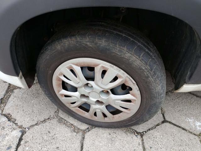 FIAT UNO WAY 1.0 - 2014/2015 — foto 18 de 21