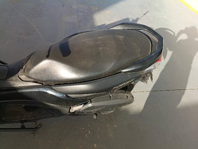 YAMAHA NMAX 160 - 2022/2022 — foto 9 de 14
