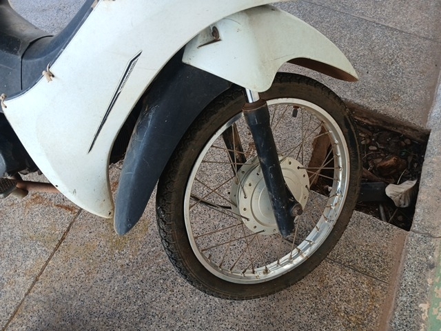 HONDA BIZ 100 ES - 2014/2015 — foto 9 de 10
