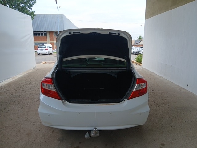 HONDA CIVIC LXR - 2014/2014 — foto 28 de 38