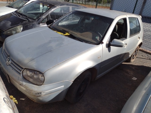 VOLKSWAGEN - GOLF - leilão extrajudicial - SAMAMBAIA DF - lance mínimo R$ 5.100