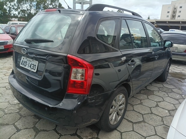 KIA CARENS EX2 2.0L - 2010/2011 — foto 8 de 10