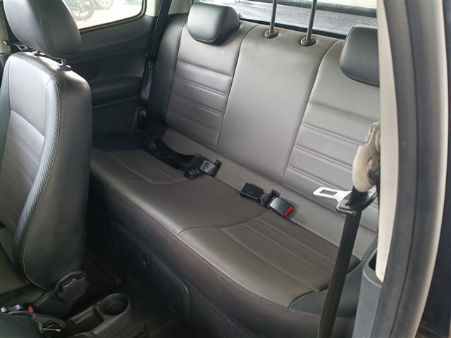 VOLKSWAGEN SAVEIRO CD HL MB - 2016/2016 — foto 12 de 25