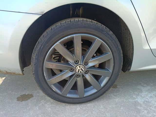 VOLKSWAGEN JETTA 2.0 - 2012/2012 — foto 26 de 28