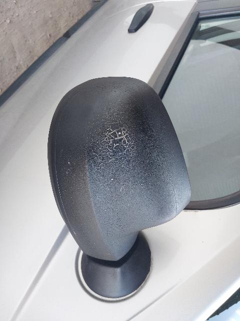RENAULT SANDERO EXP 16 - 2011/2012 — foto 34 de 40