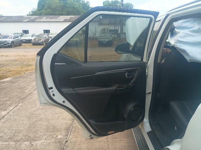 TOYOTA HILUX SWSRXA4FD - 2022/2023 — foto 20 de 40