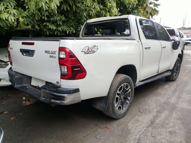 HILUX CD SRV 4X4 2.8 TDI DIESEL AUT - 2021/2022 — foto 3 de 38