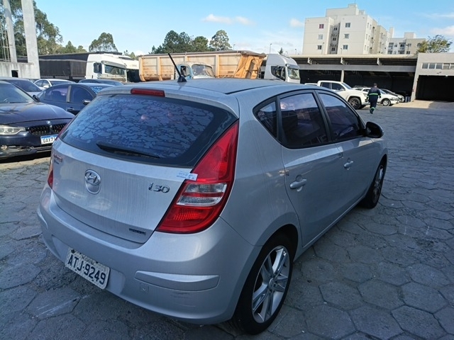HYUNDAI I30 2.0 - 2010/2011 — foto 5 de 10
