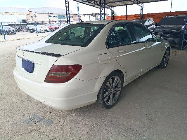 MERCEDES-BENZ C 180 CGI - 2012/2012 — foto 4 de 34