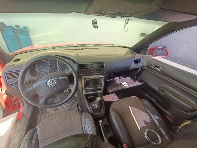 VOLKSWAGEN GOLF 1.6 SPORTLINE - 2010/2011 — foto 15 de 23