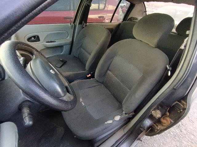 RENAULT CLIO AUT 10 16VS - 2005/2006 — foto 5 de 5