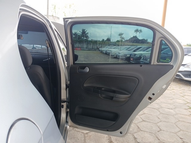 VOLKSWAGEN VOYAGE 1.0 - 2011/2011 — foto 16 de 26