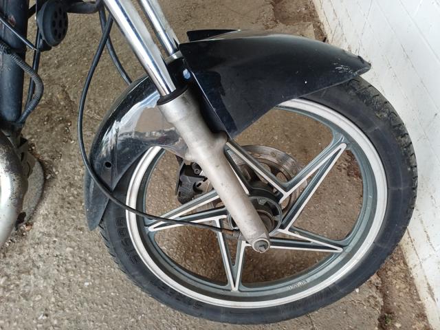 SUZUKI EN125 YES - 2005/2006 — foto 8 de 9