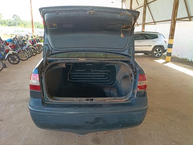 VOLKSWAGEN POLO SEDAN 1.6 - 2005/2005 — foto 23 de 28