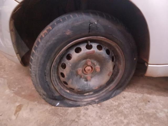 FIAT UNO VIVACE 1.0 - 2013/2014 — foto 24 de 36