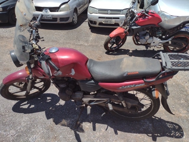 HONDA - CBX 200 STRADA - leilão extrajudicial - SAMAMBAIA DF - lance mínimo R$ 2.300
