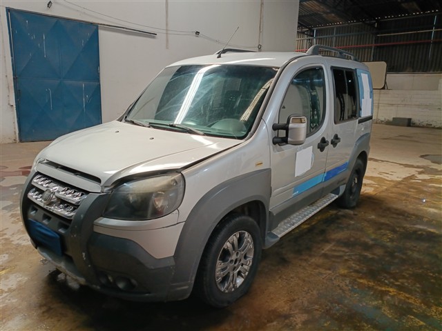 FIAT DOBLO ADV 1.8 FLEX - 2013/2013