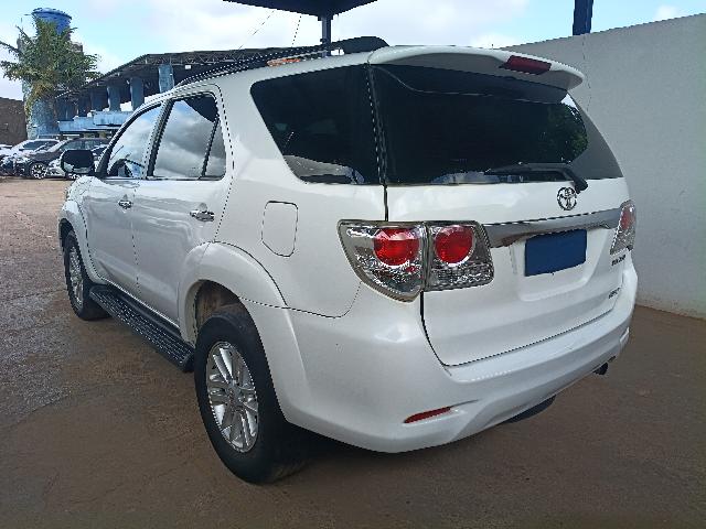TOYOTA HILUXSW4 SRV4X4 - 2014/2014 — foto 4 de 40