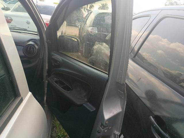 FIAT UNO DRIVE 1.0 FLEX 6V 5P - 2017/2018 — foto 14 de 19