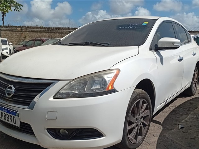 Nissan Sentra 20SV CVT 2015